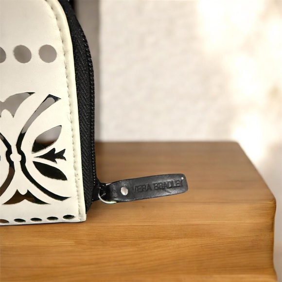 Vera Bradley White & Black Laser Cut Zip Around Wallet - Picture 2 of 3
